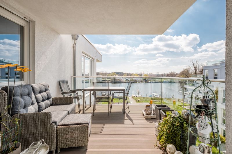 Panorama Spree: Design-Wohnung in exklusiver Wasserlage